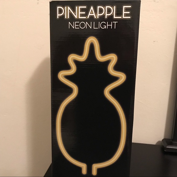 Accessories - 🍍Pineapple Neon Light 🍍